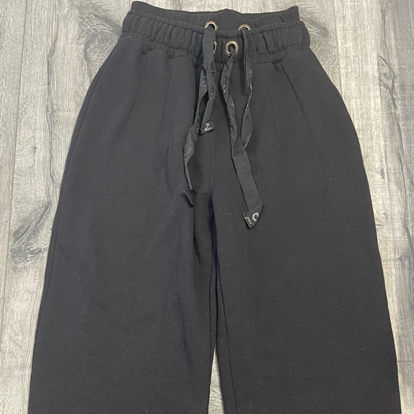 Wide leg pants - Picture 2 of 3